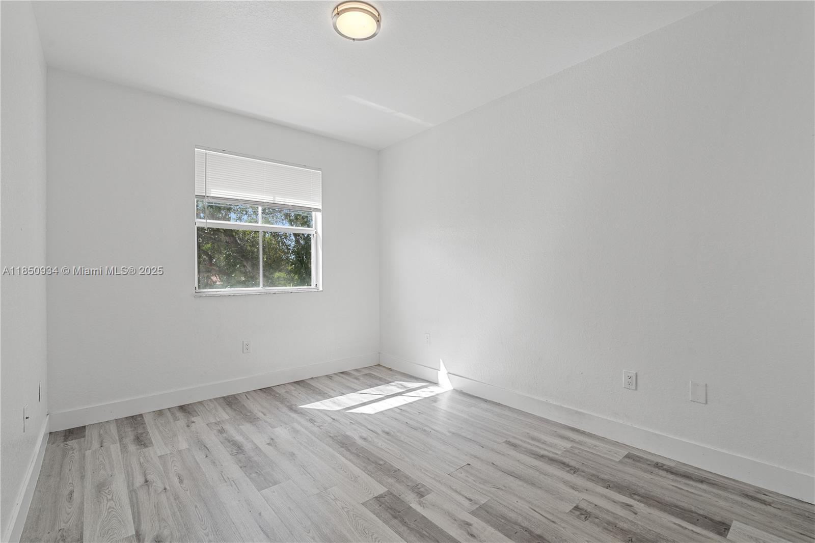 PORTOFINO PALMS - Residential