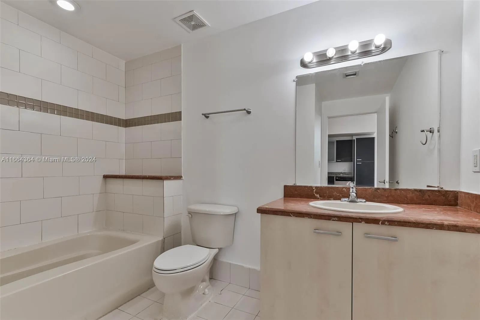 Miami, Florida 33136, United States, 1 Bedroom Bedrooms, ,1 BathroomBathrooms,Residential,Pending,42469