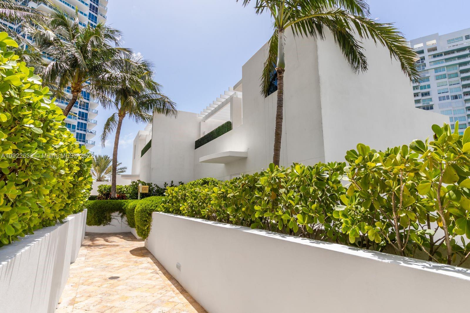 CONTINUUM ON SOUTH BEACH - Residential