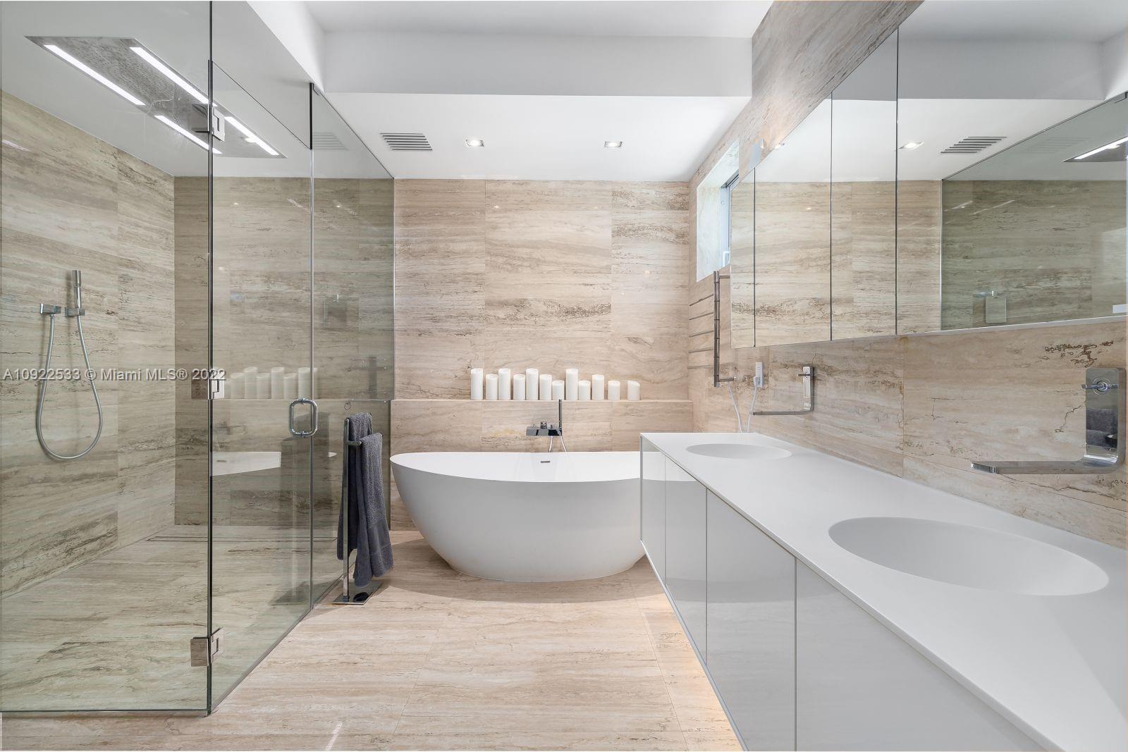 CONTINUUM ON SOUTH BEACH - Residential