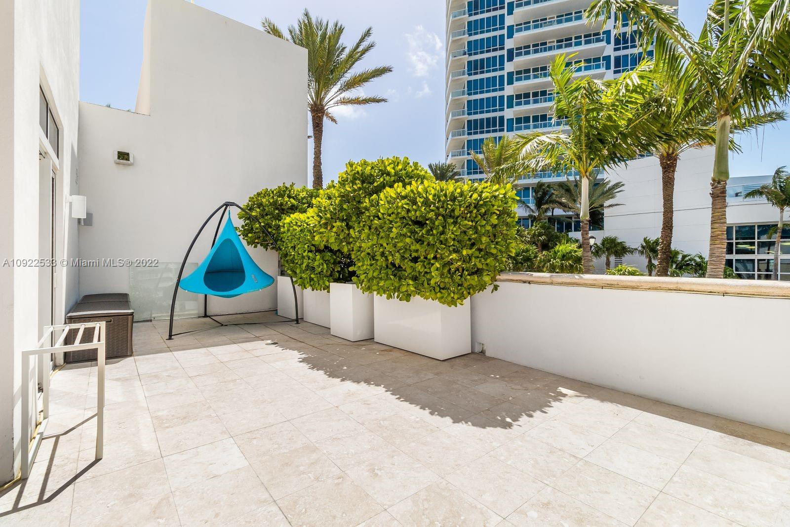 CONTINUUM ON SOUTH BEACH - Residential