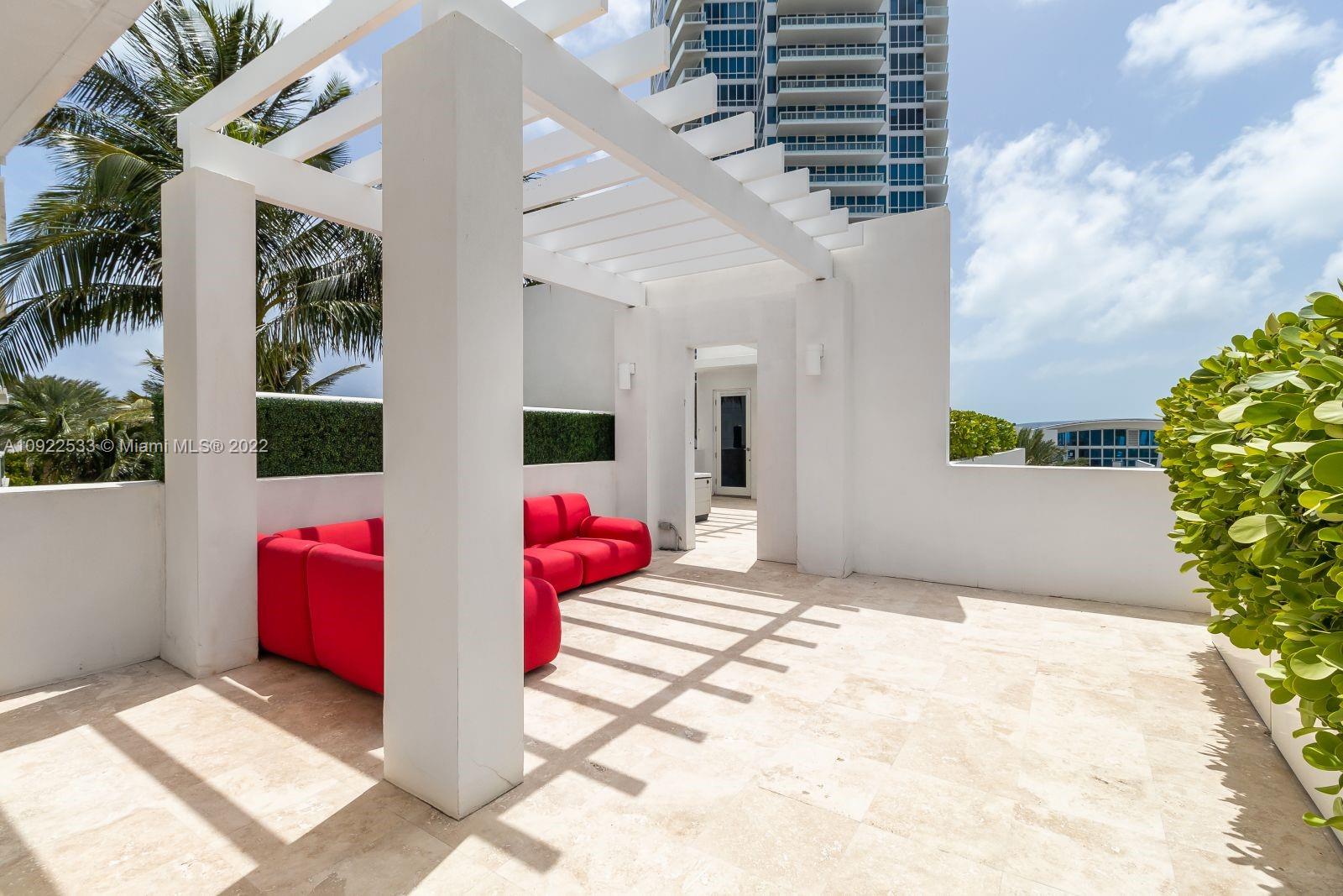 CONTINUUM ON SOUTH BEACH - Residential