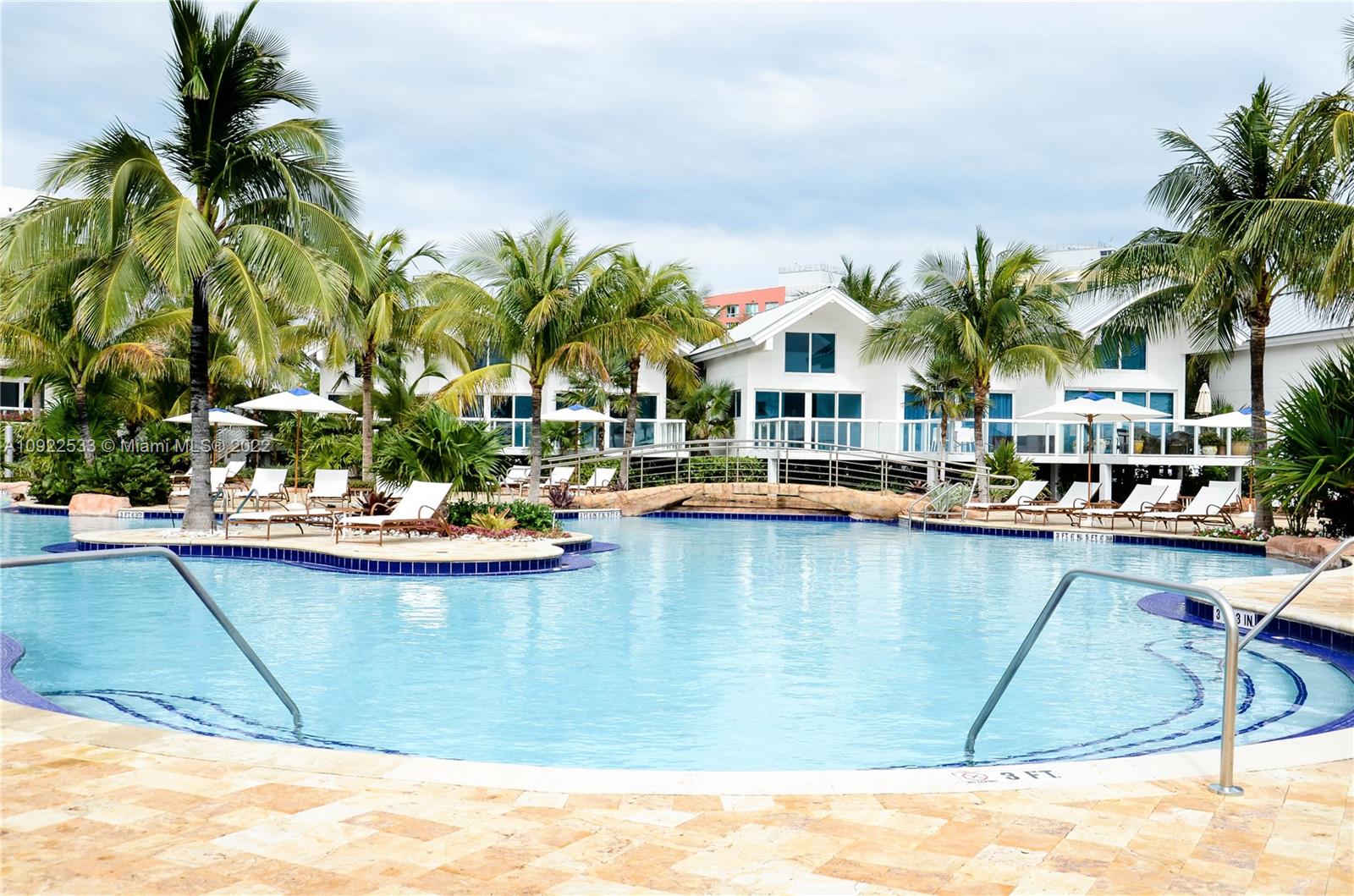 CONTINUUM ON SOUTH BEACH - Residential