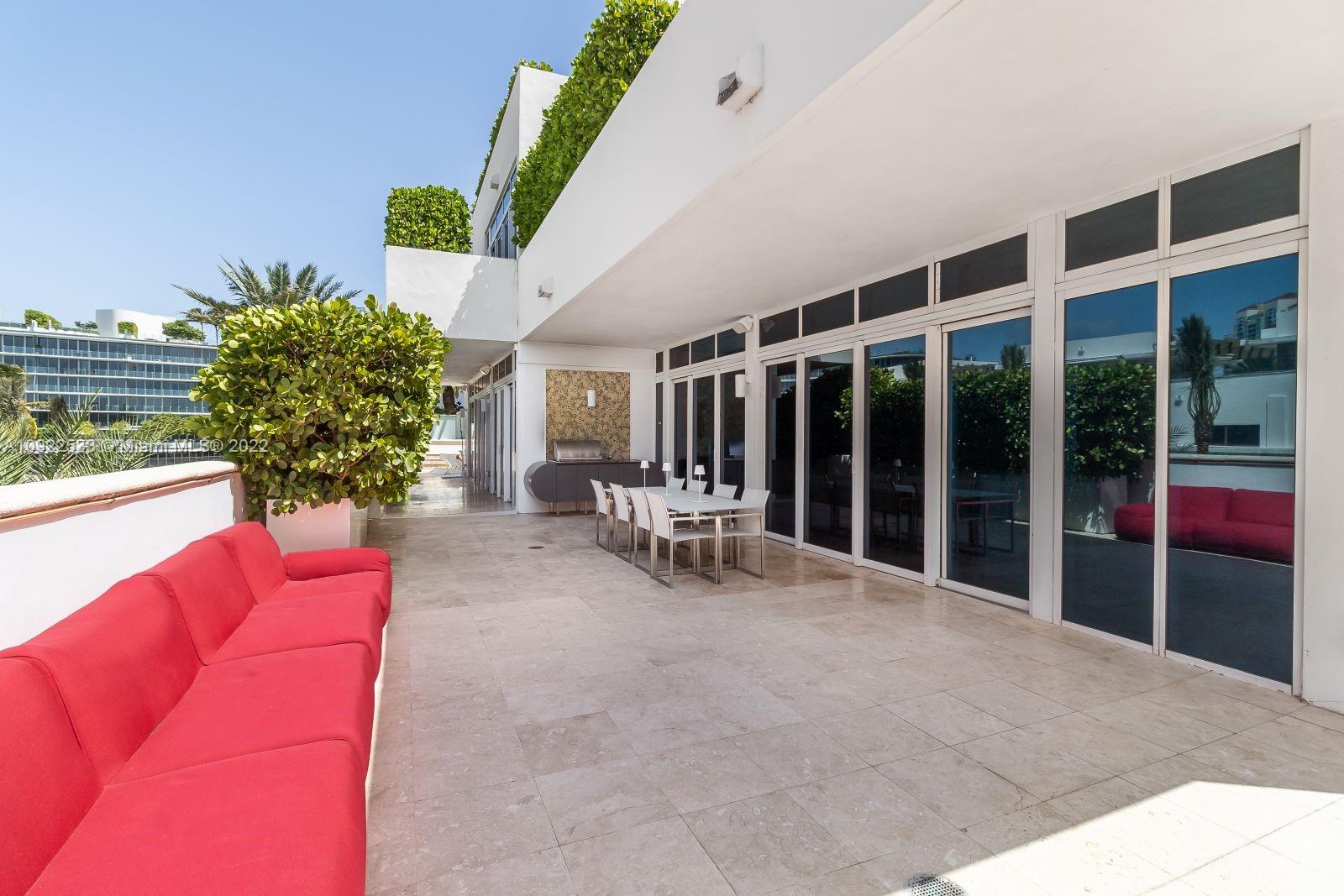 CONTINUUM ON SOUTH BEACH - Residential