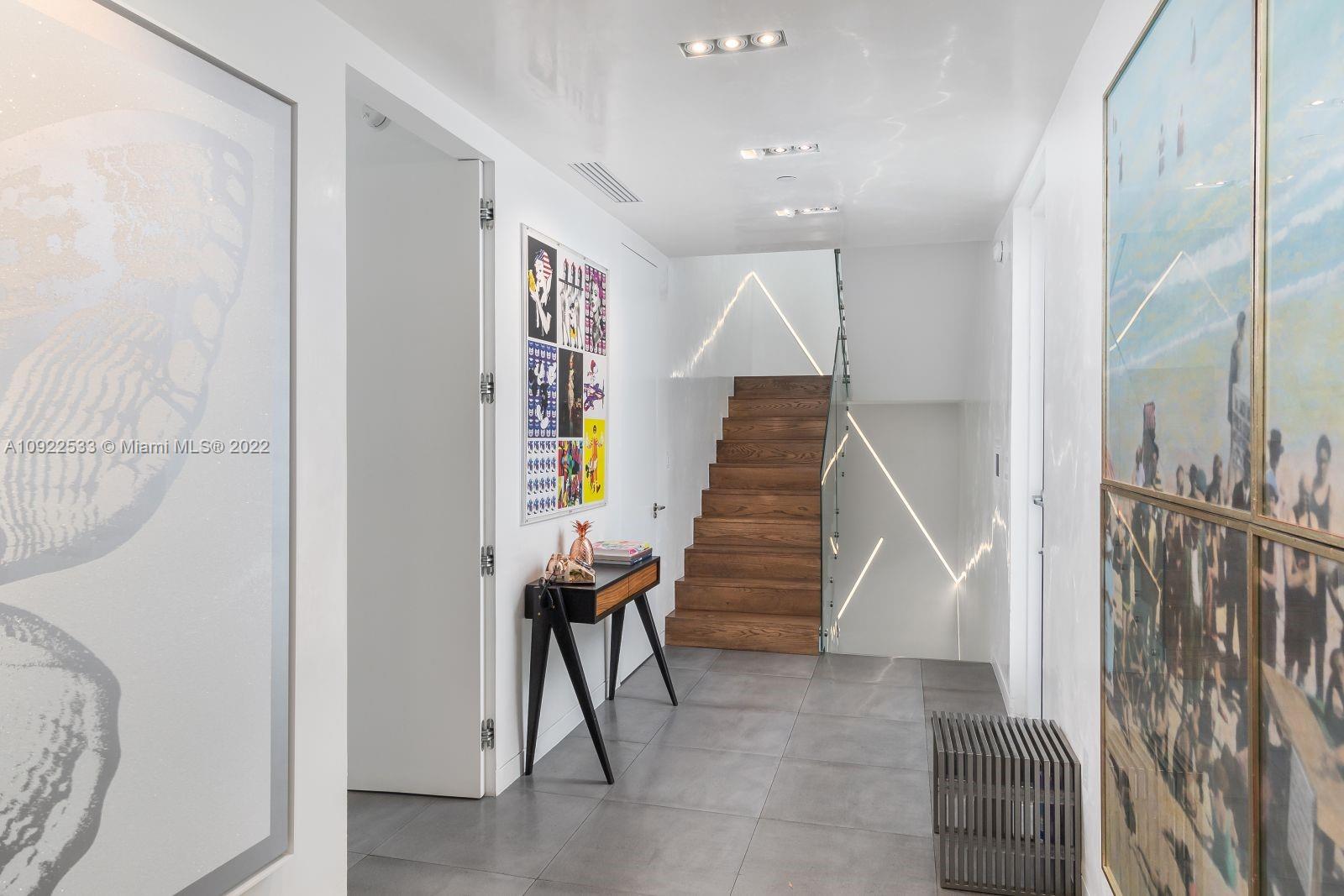 CONTINUUM ON SOUTH BEACH - Residential