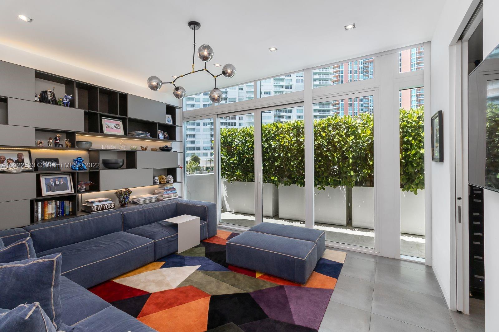 CONTINUUM ON SOUTH BEACH - Residential