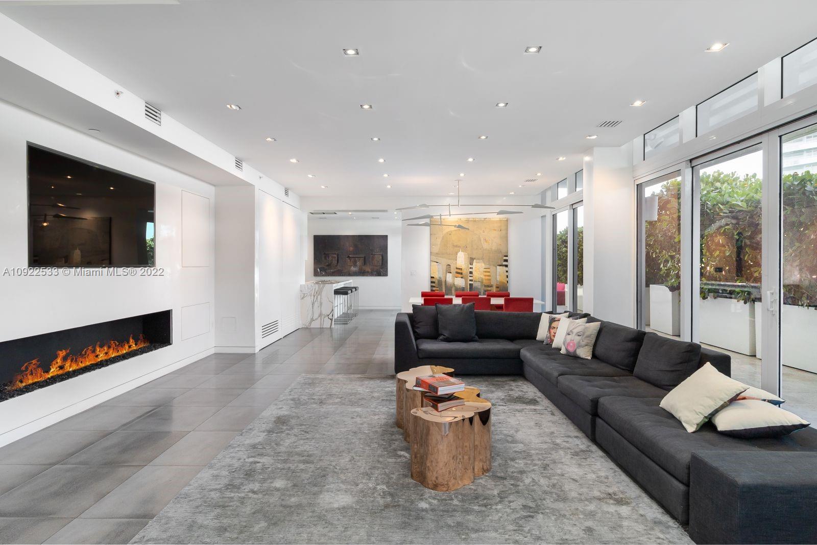 CONTINUUM ON SOUTH BEACH - Residential