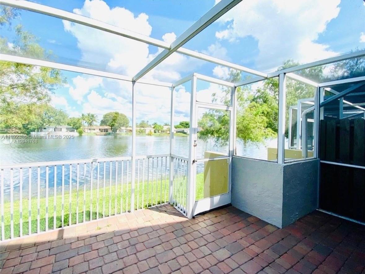 PEMBROKE LAKES SECTION SE - Residential Lease
