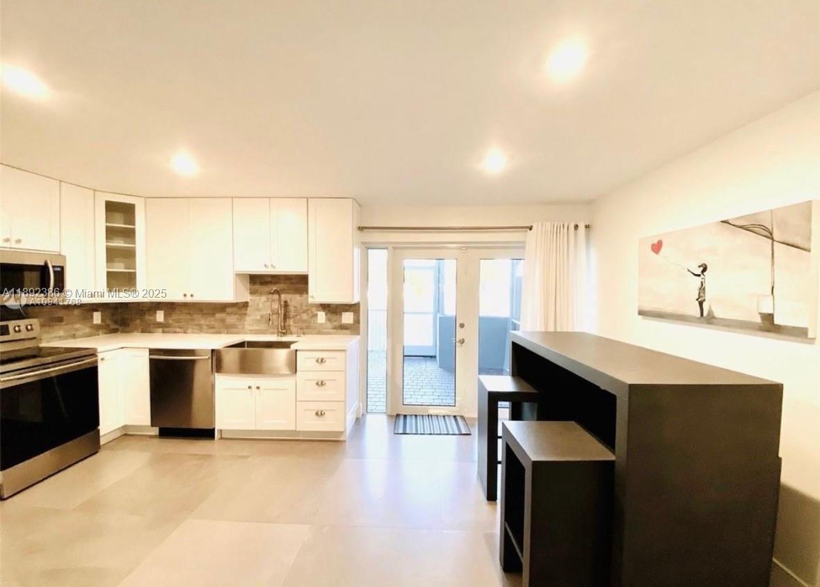 PEMBROKE LAKES SECTION SE - Residential Lease
