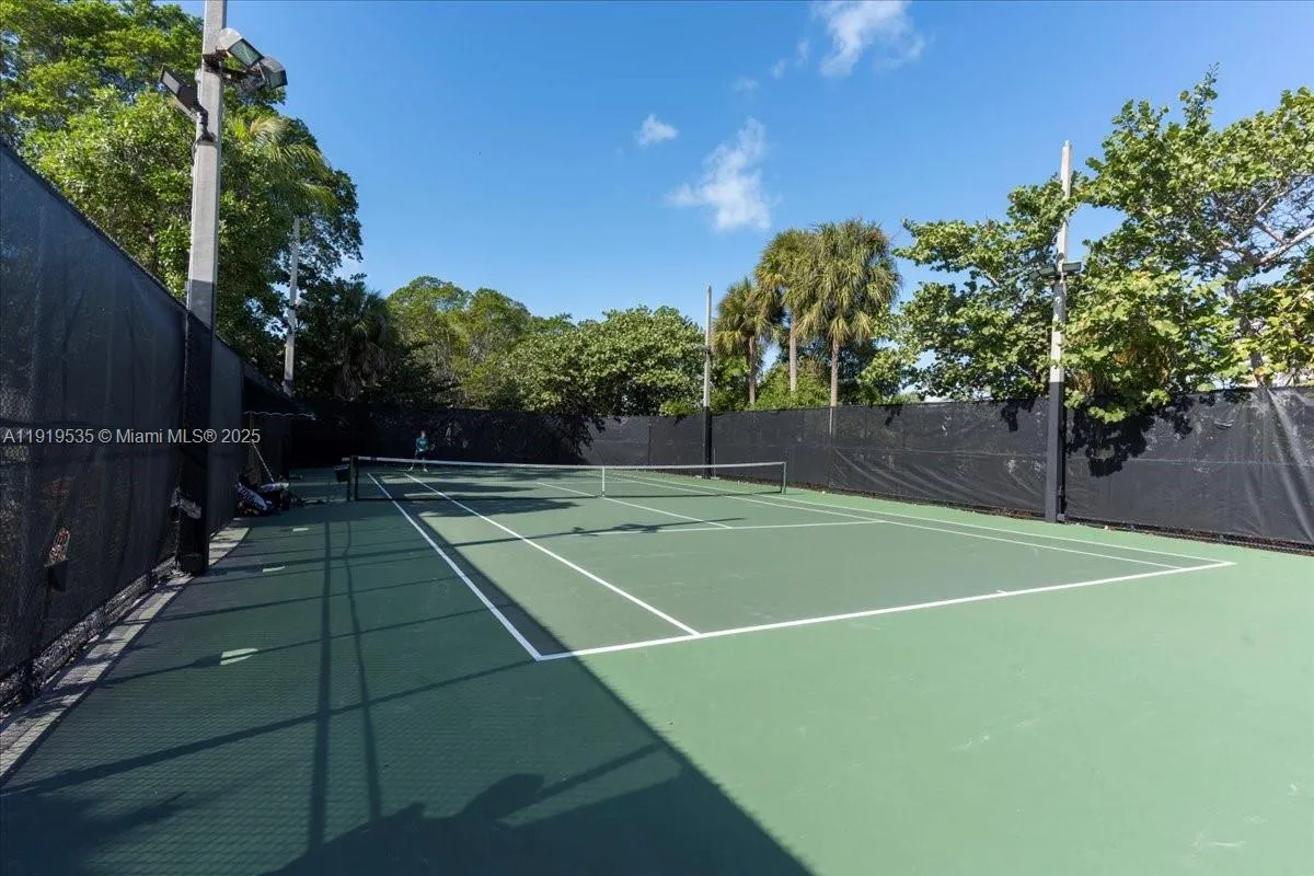 Key Biscayne, Florida 33149, United States, 2 Bedrooms Bedrooms, ,2 BathroomsBathrooms,Residential,Active,248768