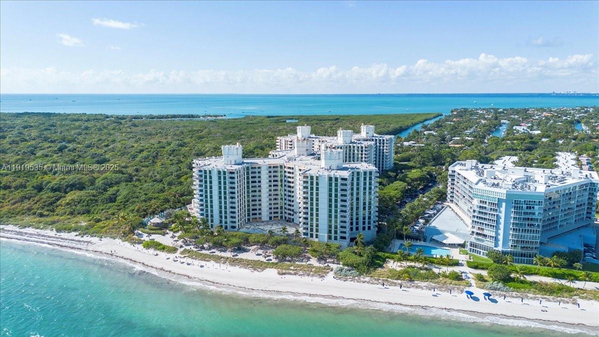 TOWERS OF KEY BISCAYNE - Residential