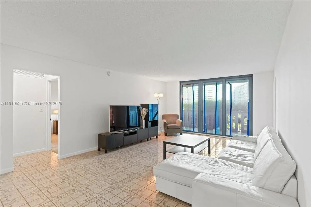 Key Biscayne, Florida 33149, United States, 2 Bedrooms Bedrooms, ,2 BathroomsBathrooms,Residential,Active,248768