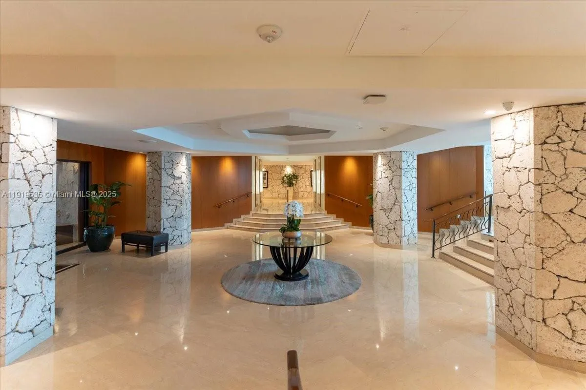 Key Biscayne, Florida 33149, United States, 2 Bedrooms Bedrooms, ,2 BathroomsBathrooms,Residential,Active,248768