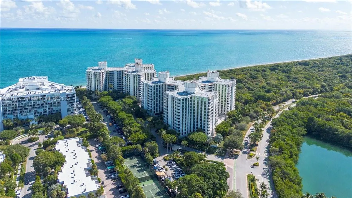 Key Biscayne, Florida 33149, United States, 2 Bedrooms Bedrooms, ,2 BathroomsBathrooms,Residential,Active,248768
