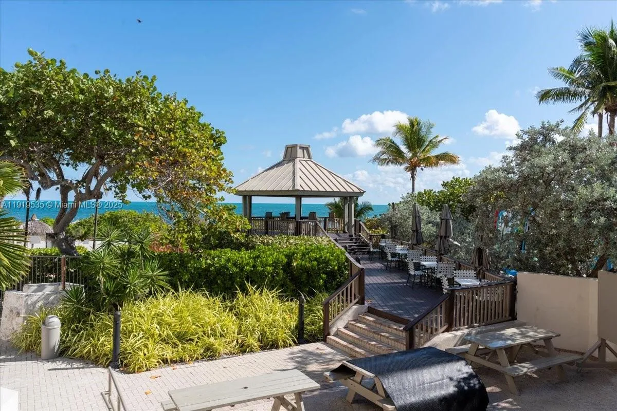 Key Biscayne, Florida 33149, United States, 2 Bedrooms Bedrooms, ,2 BathroomsBathrooms,Residential,Active,248768