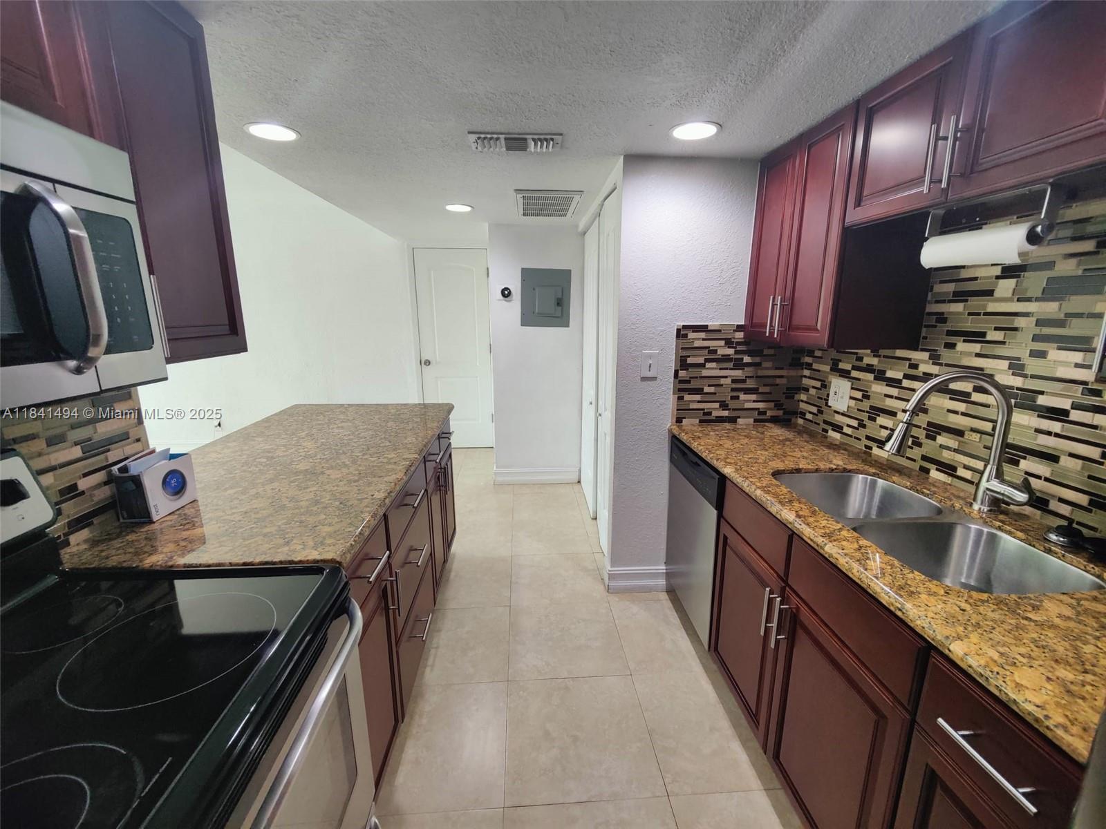 LAKE PLACE CONDO - Residential Lease