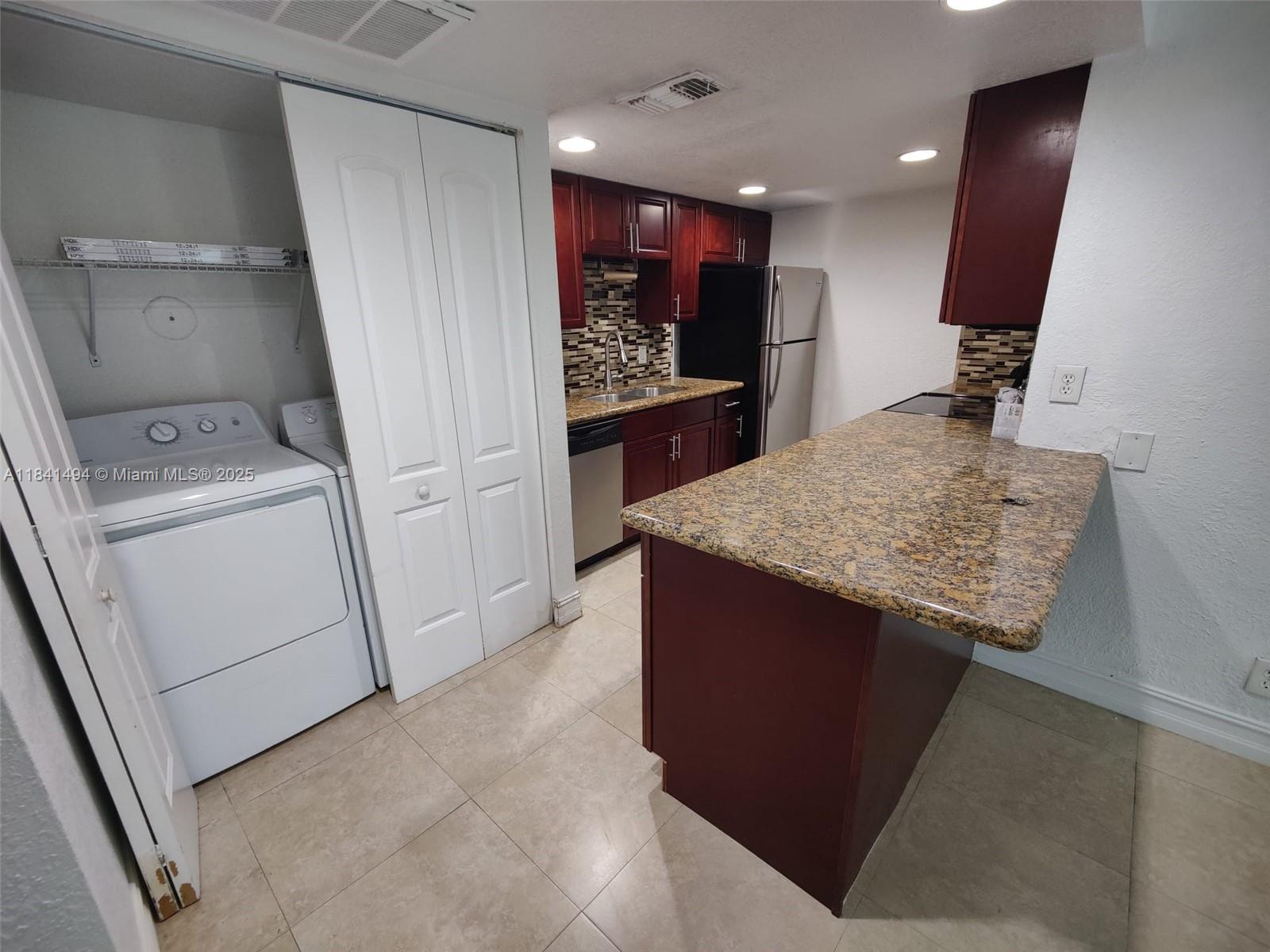 LAKE PLACE CONDO - Residential Lease