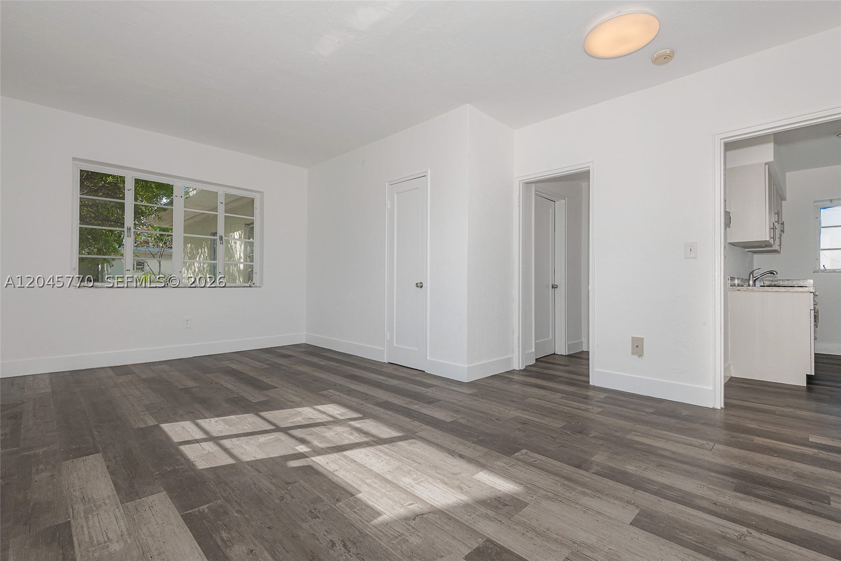 8340 Crespi Blvd