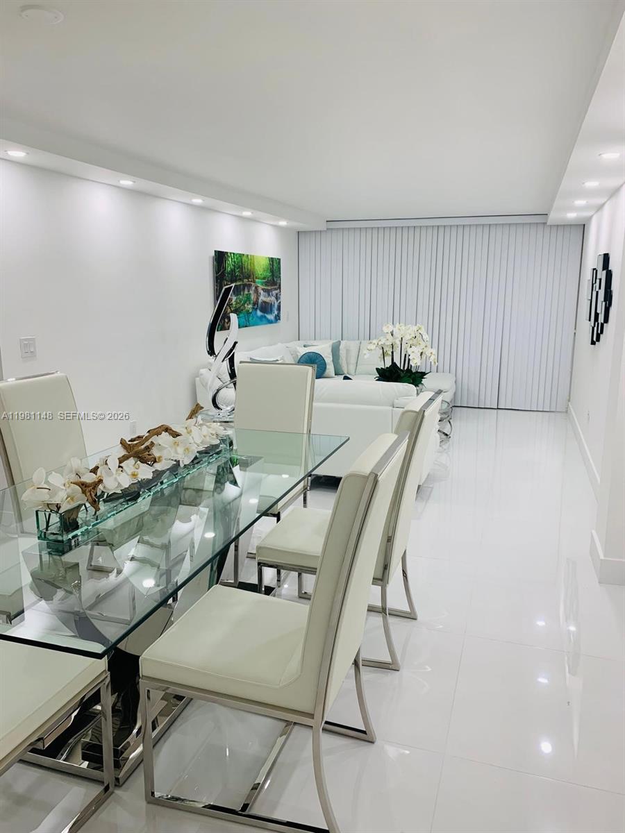 ABBOTT GARDENS CONDO - Residential