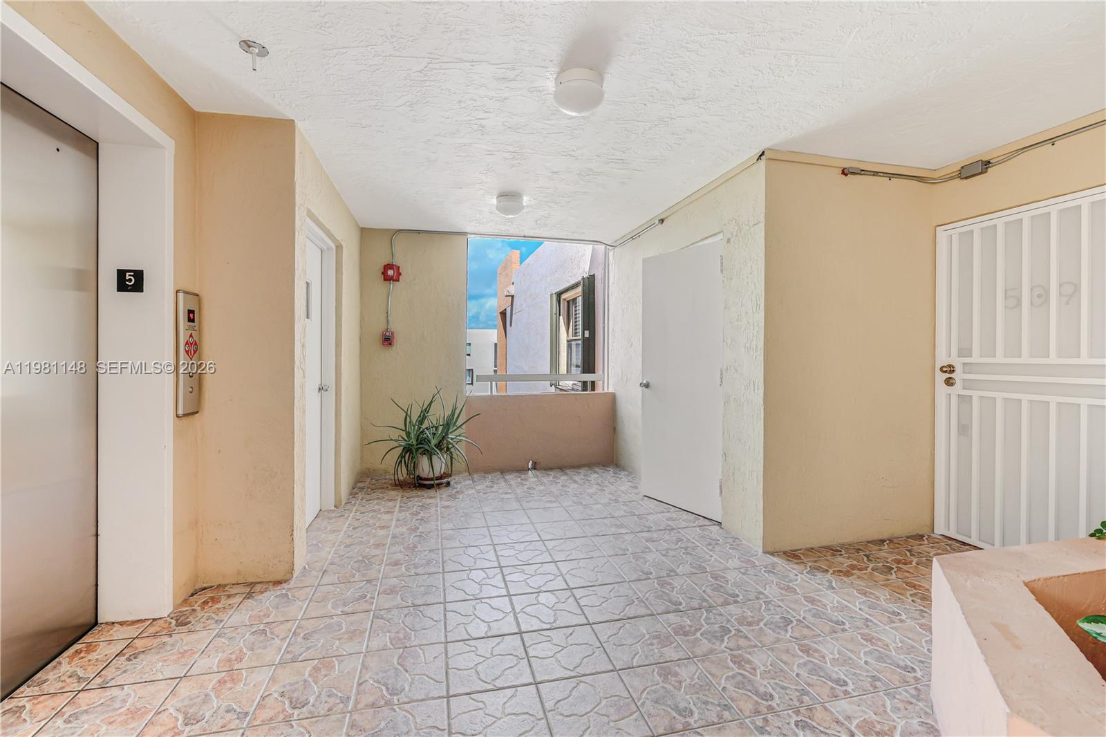 ABBOTT GARDENS CONDO - Residential