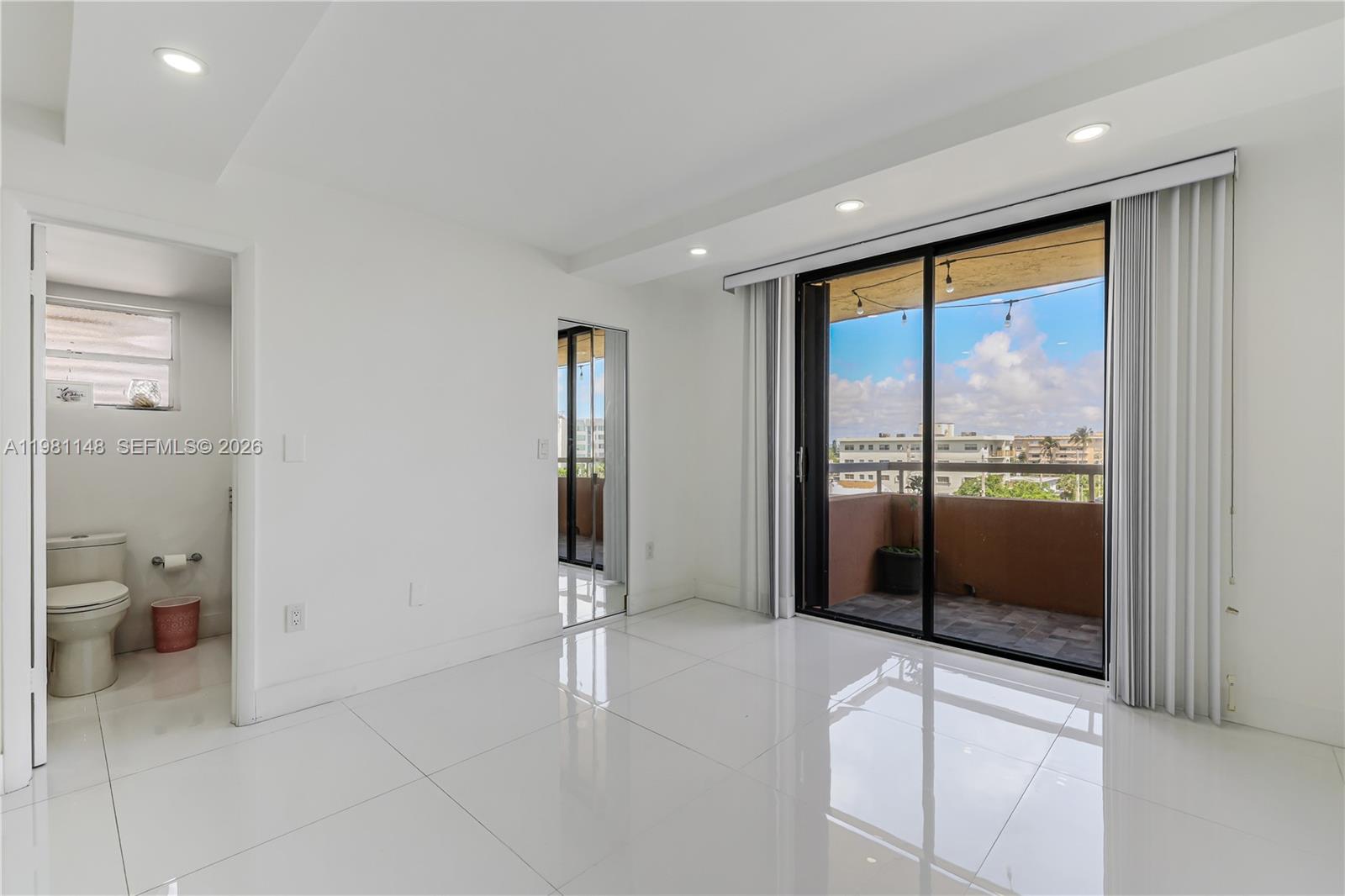 ABBOTT GARDENS CONDO - Residential
