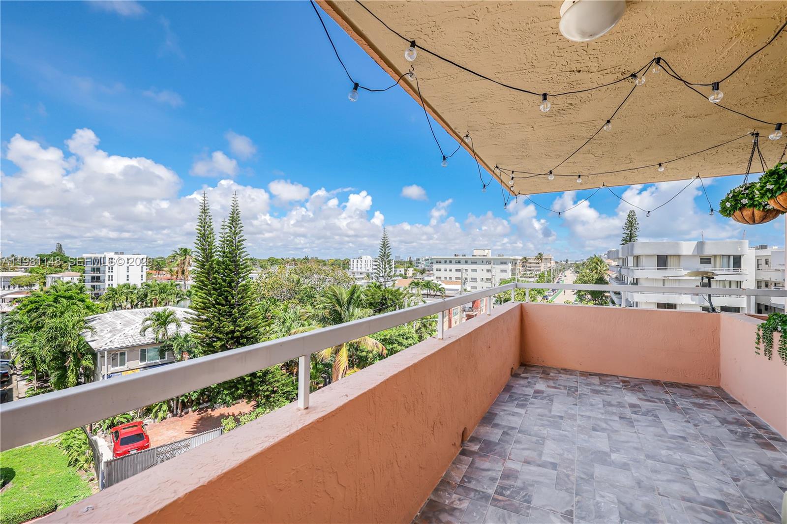ABBOTT GARDENS CONDO - Residential