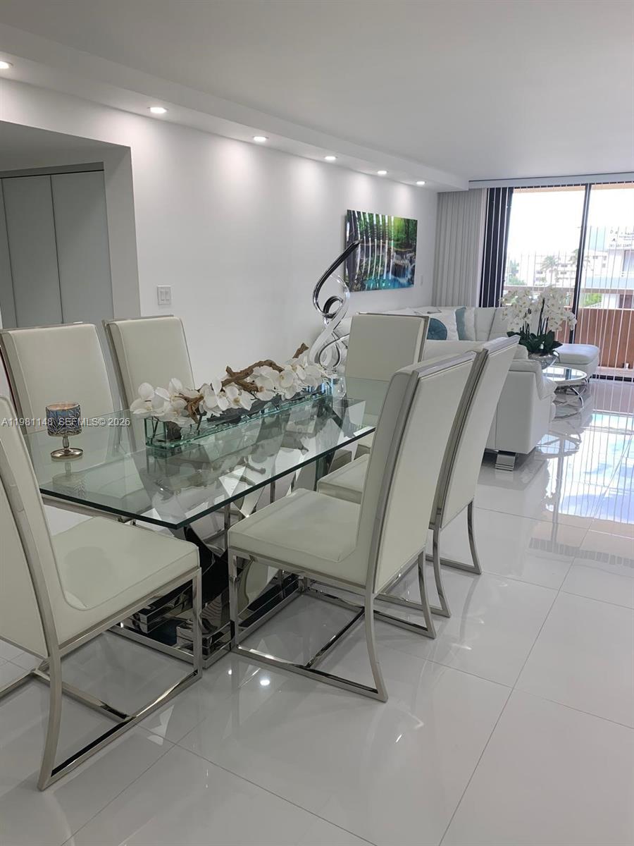 ABBOTT GARDENS CONDO - Residential