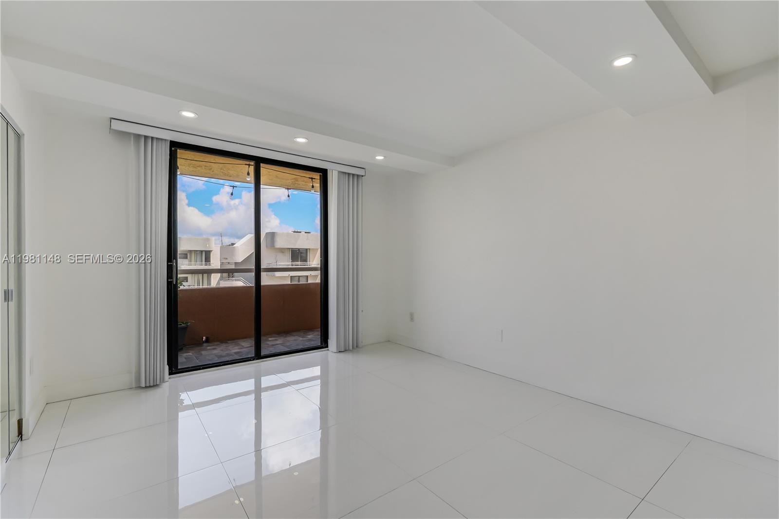 ABBOTT GARDENS CONDO - Residential