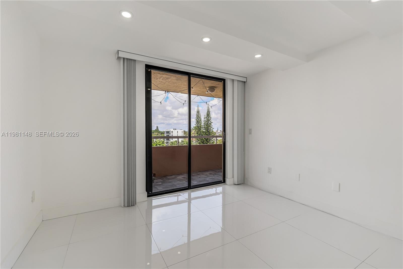 ABBOTT GARDENS CONDO - Residential