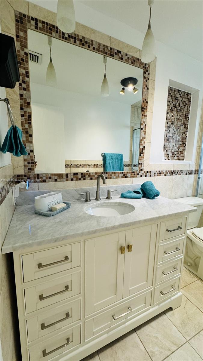 LARGO SOUND VILLAGE - Residential