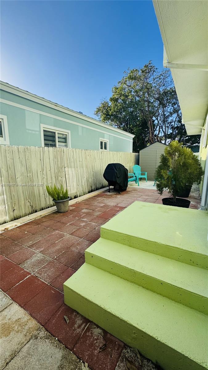 LARGO SOUND VILLAGE - Residential