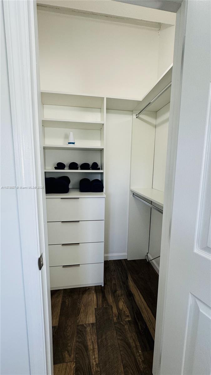 LARGO SOUND VILLAGE - Residential