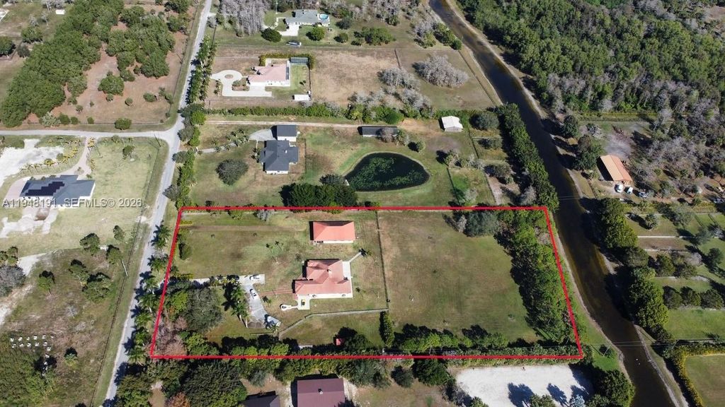Photo of 2564 Deer Run Trl, Loxahatchee, FL 33470 (MLS # A11948191)