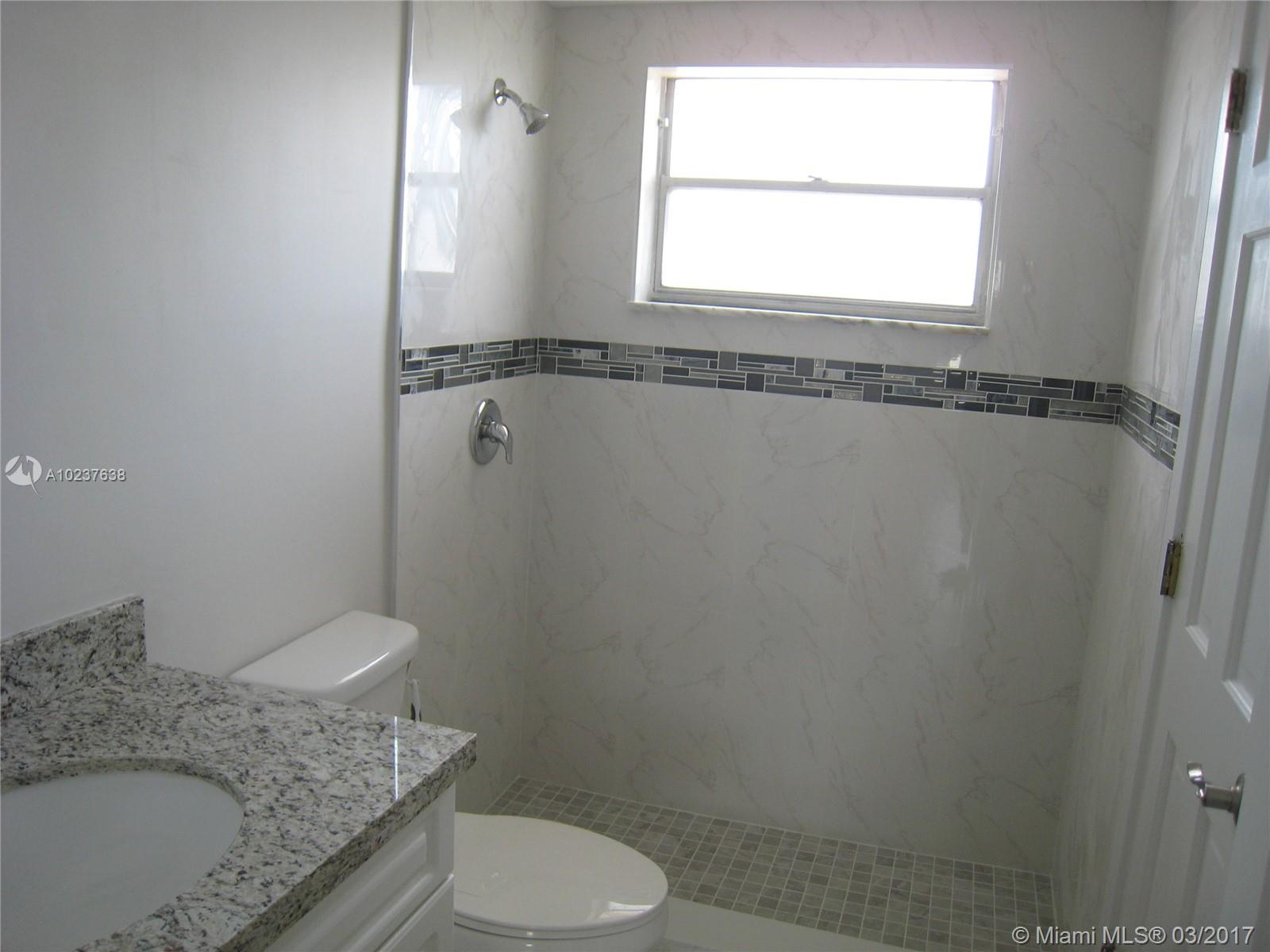 VILLAGE OF KINGS CREEK CO - Residential Lease