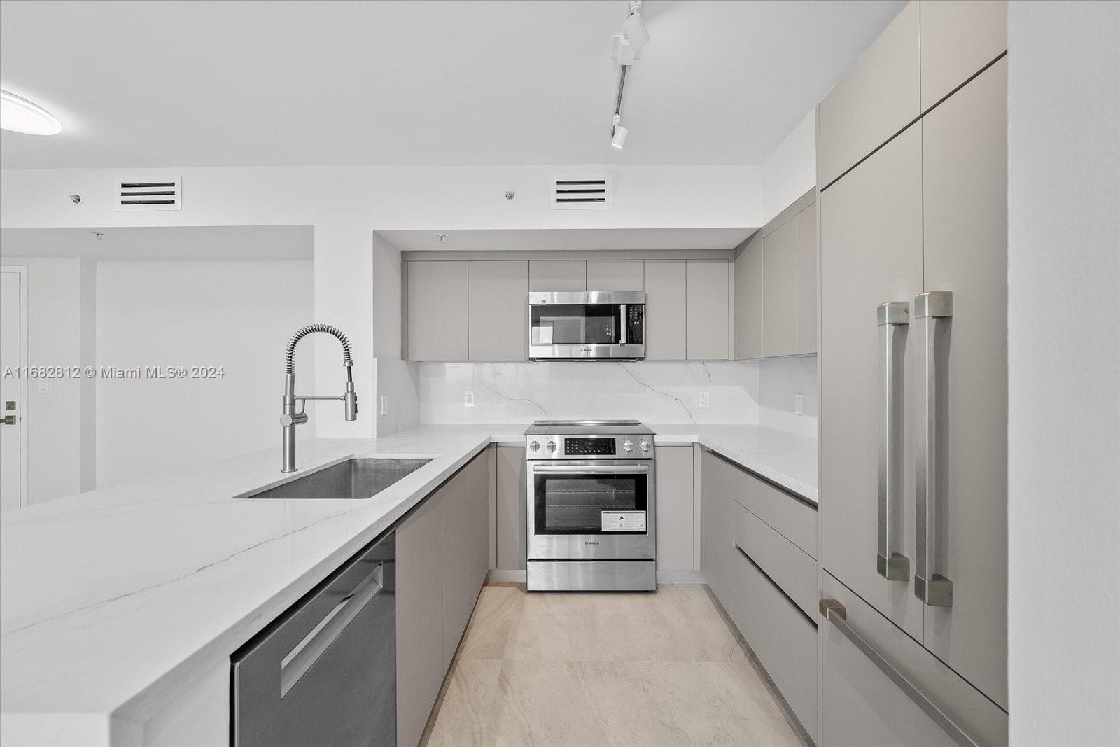 90 Alton Rd 1103