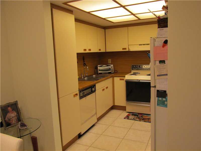 KENLAND POINTE CONDO III - Residential Lease