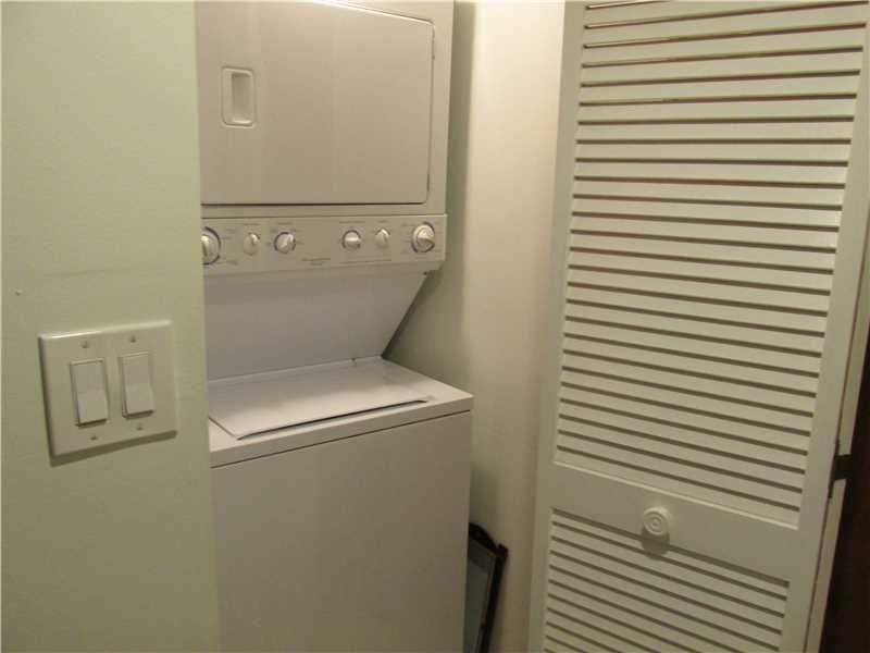 KENLAND POINTE CONDO III - Residential Lease