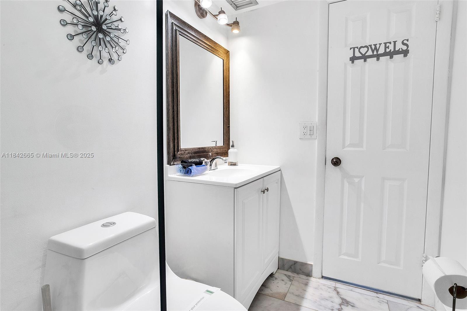 OMEGA CONDO NO 4 - Residential