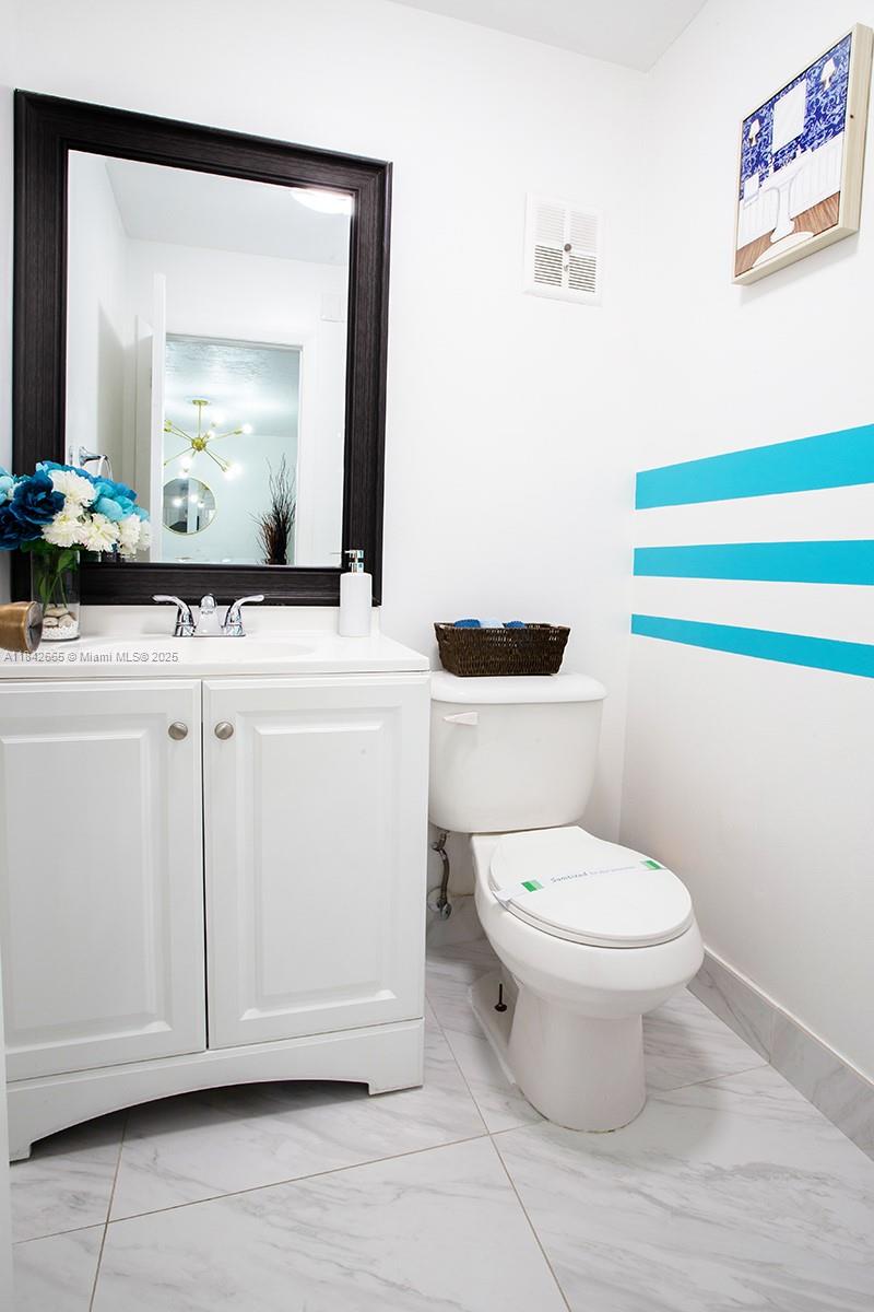 OMEGA CONDO NO 4 - Residential