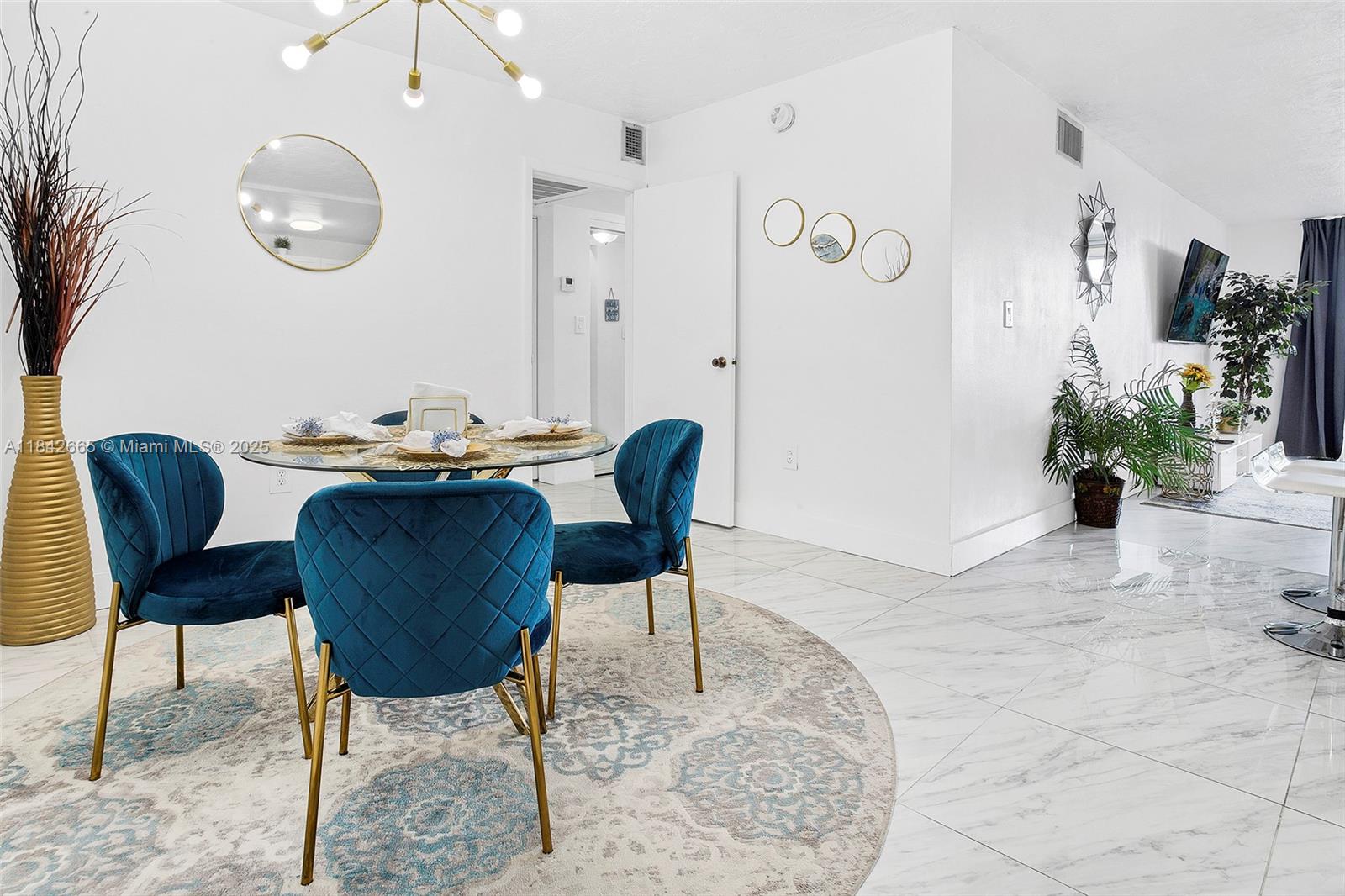 OMEGA CONDO NO 4 - Residential