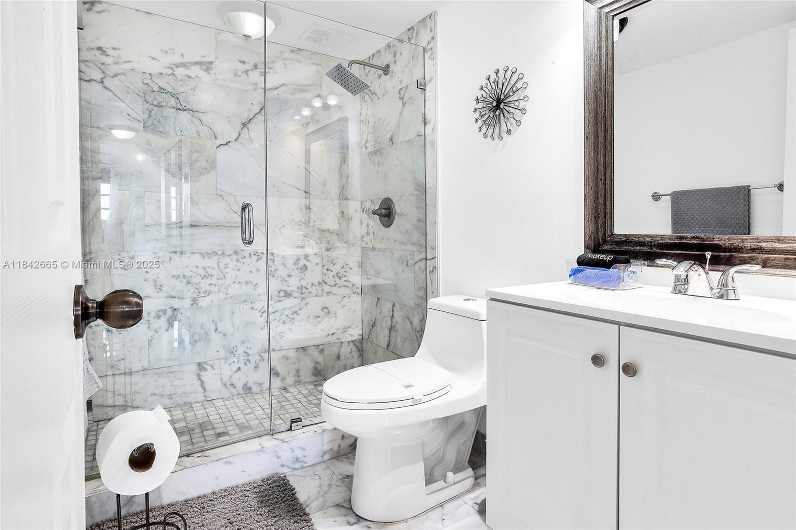 OMEGA CONDO NO 4 - Residential