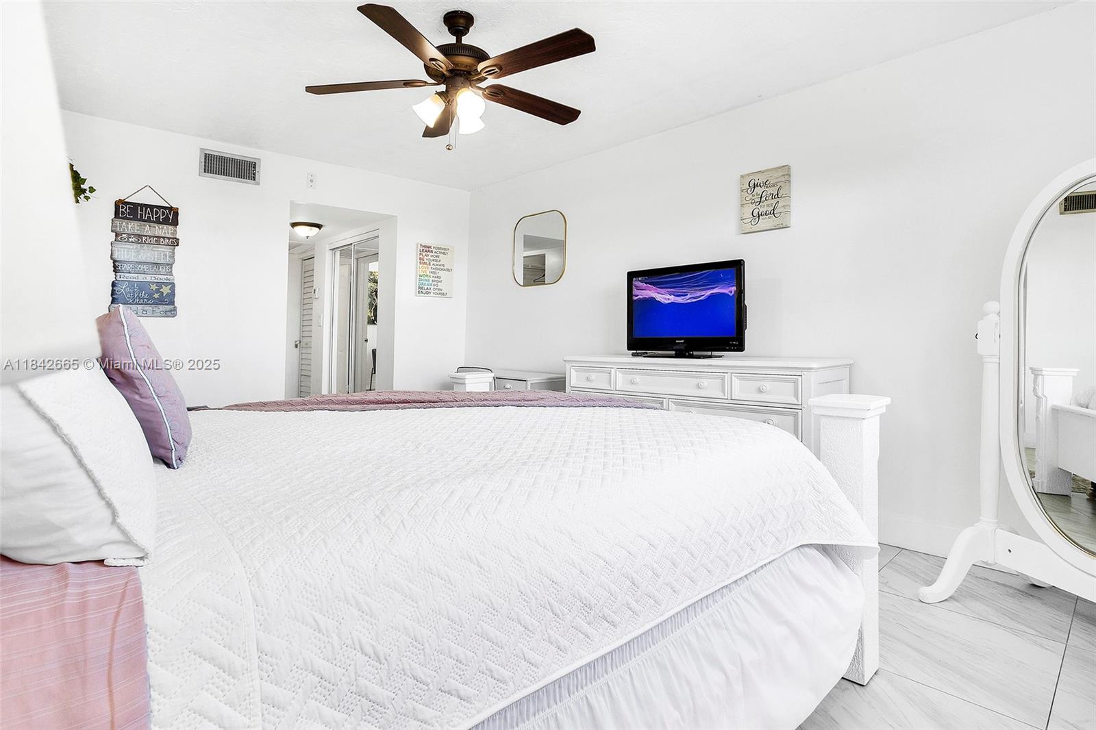 OMEGA CONDO NO 4 - Residential