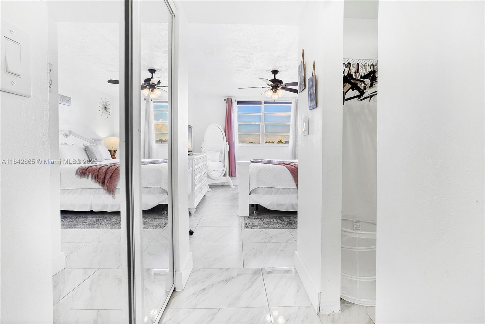 OMEGA CONDO NO 4 - Residential