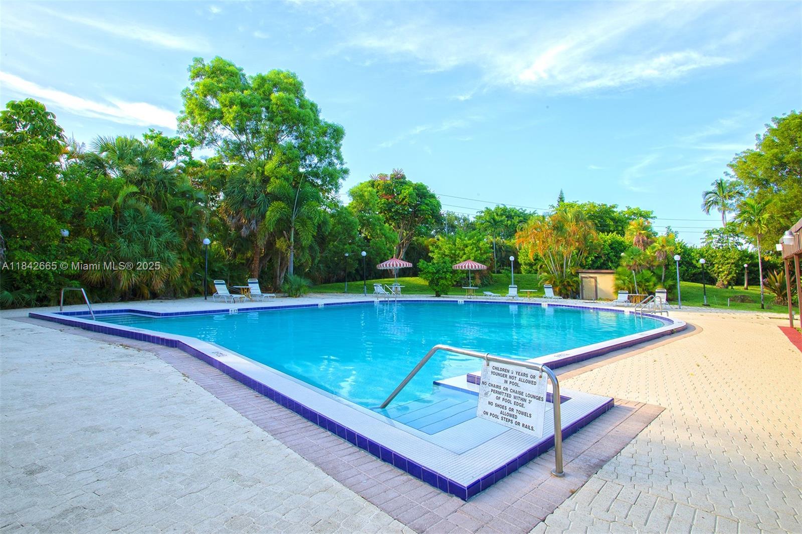 OMEGA CONDO NO 4 - Residential