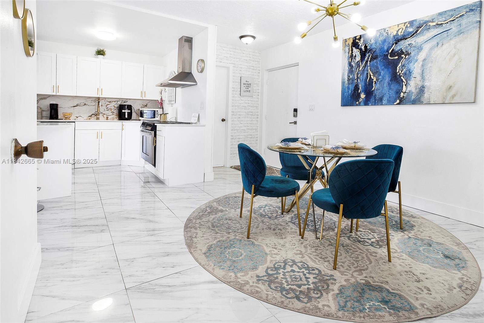 OMEGA CONDO NO 4 - Residential