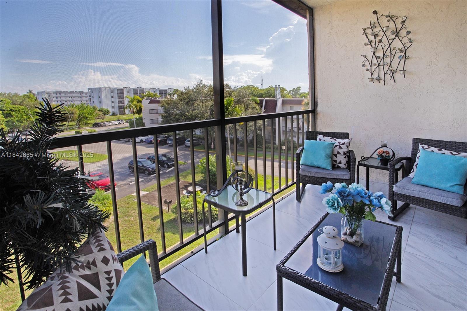 OMEGA CONDO NO 4 - Residential