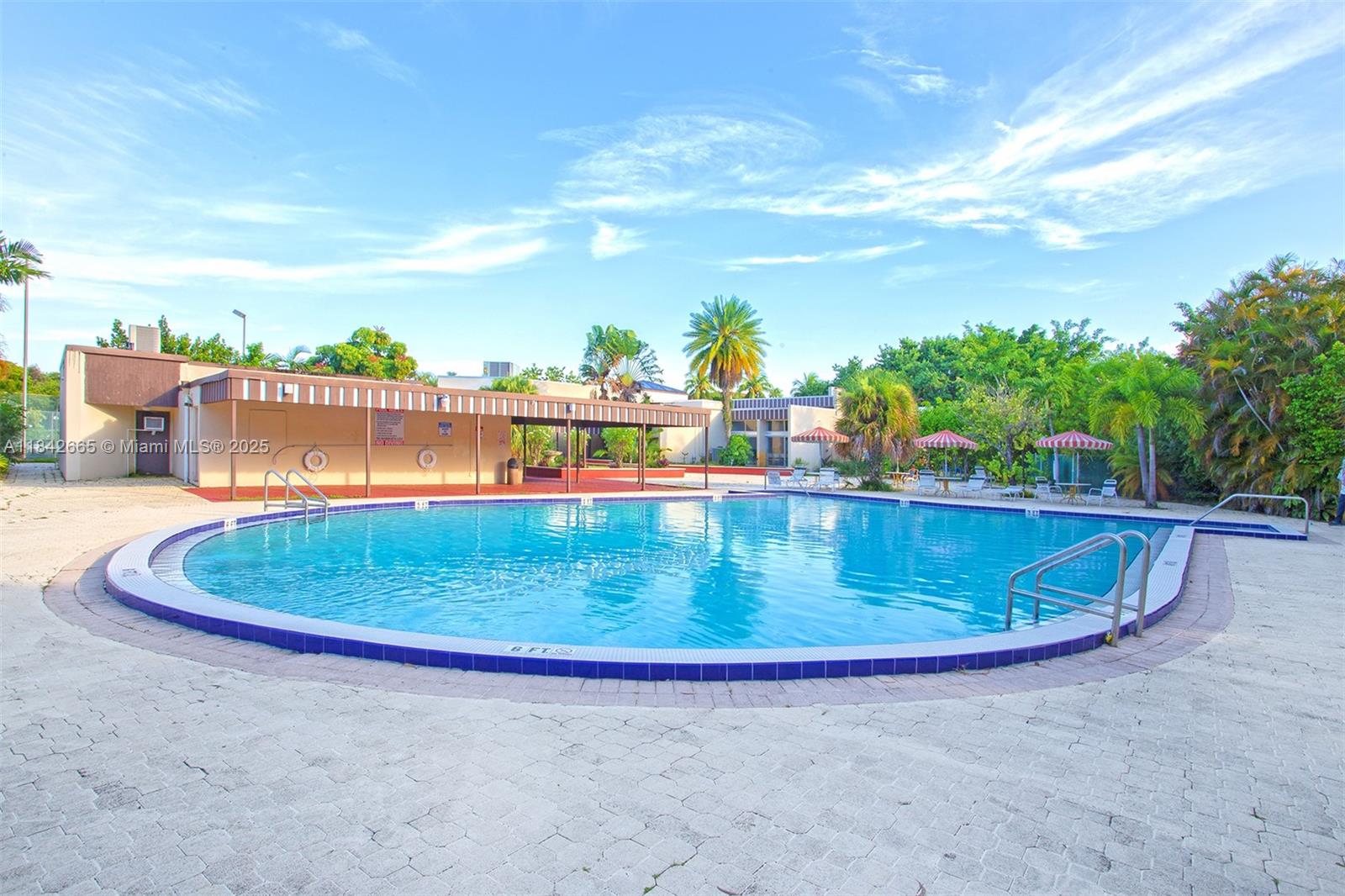 OMEGA CONDO NO 4 - Residential