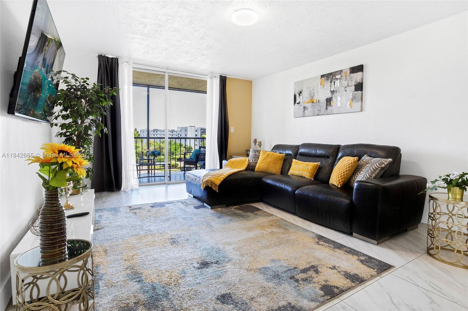 OMEGA CONDO NO 4 - Residential