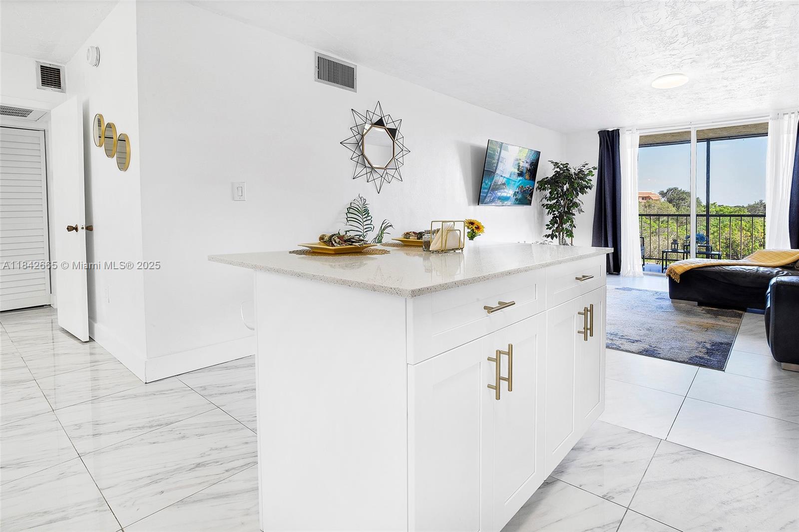 OMEGA CONDO NO 4 - Residential