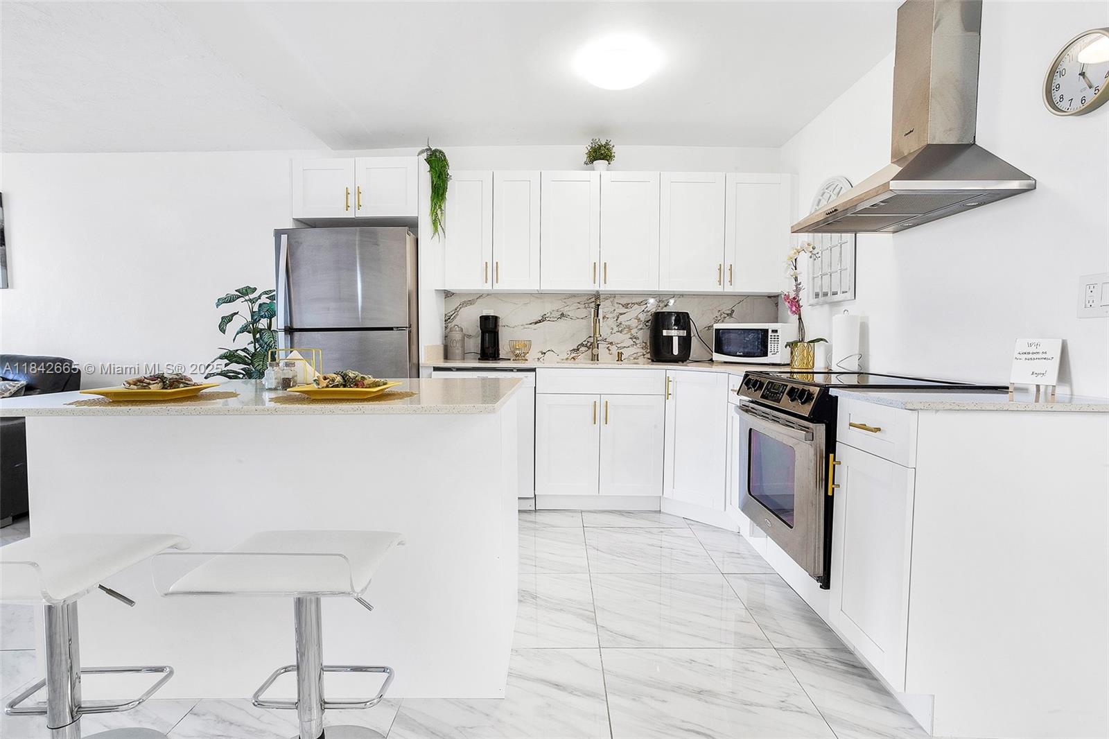 OMEGA CONDO NO 4 - Residential